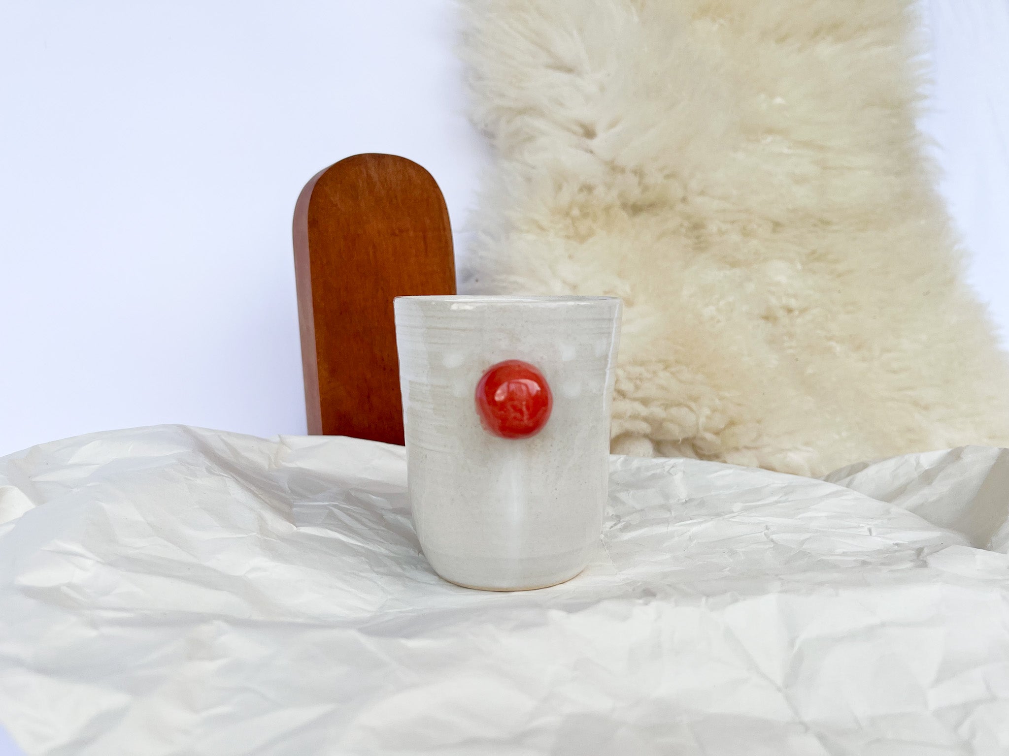 BELA skodelica z rdečo VELIKA