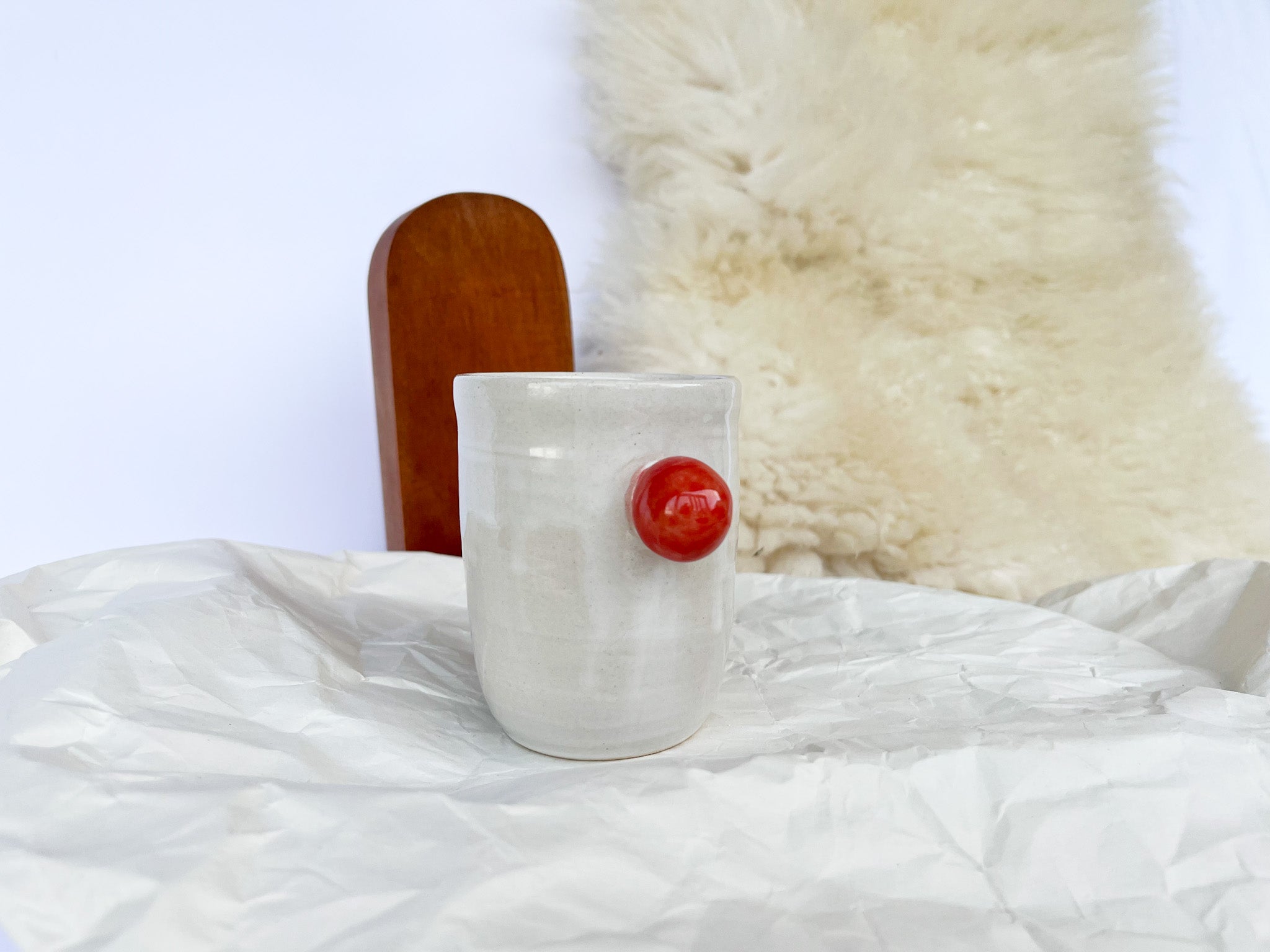 BELA skodelica z rdečo VELIKA