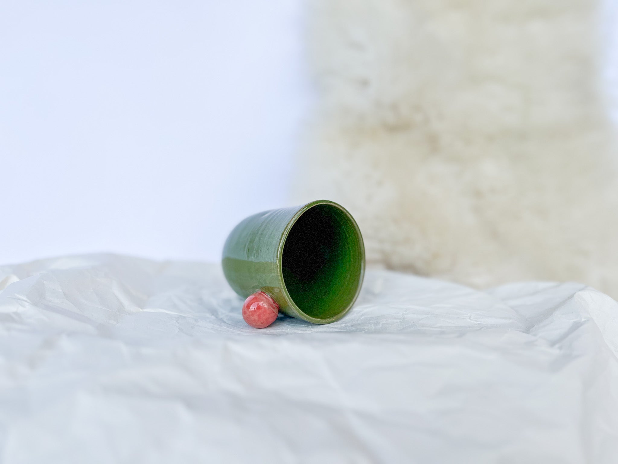 ZELENA skodelica z rdečo SREDNJA