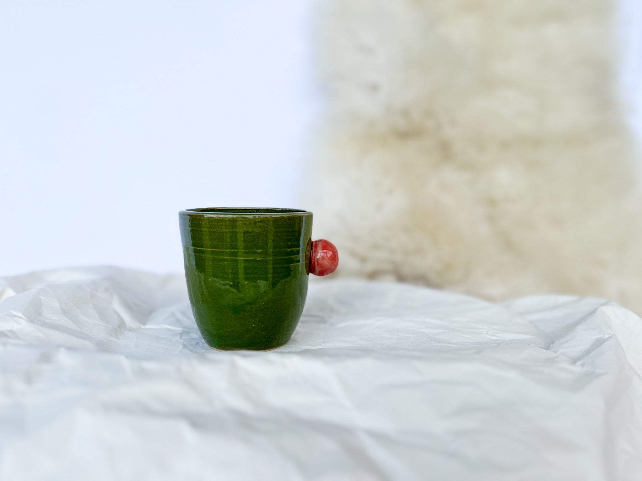 ZELENA skodelica z rdečo SREDNJA