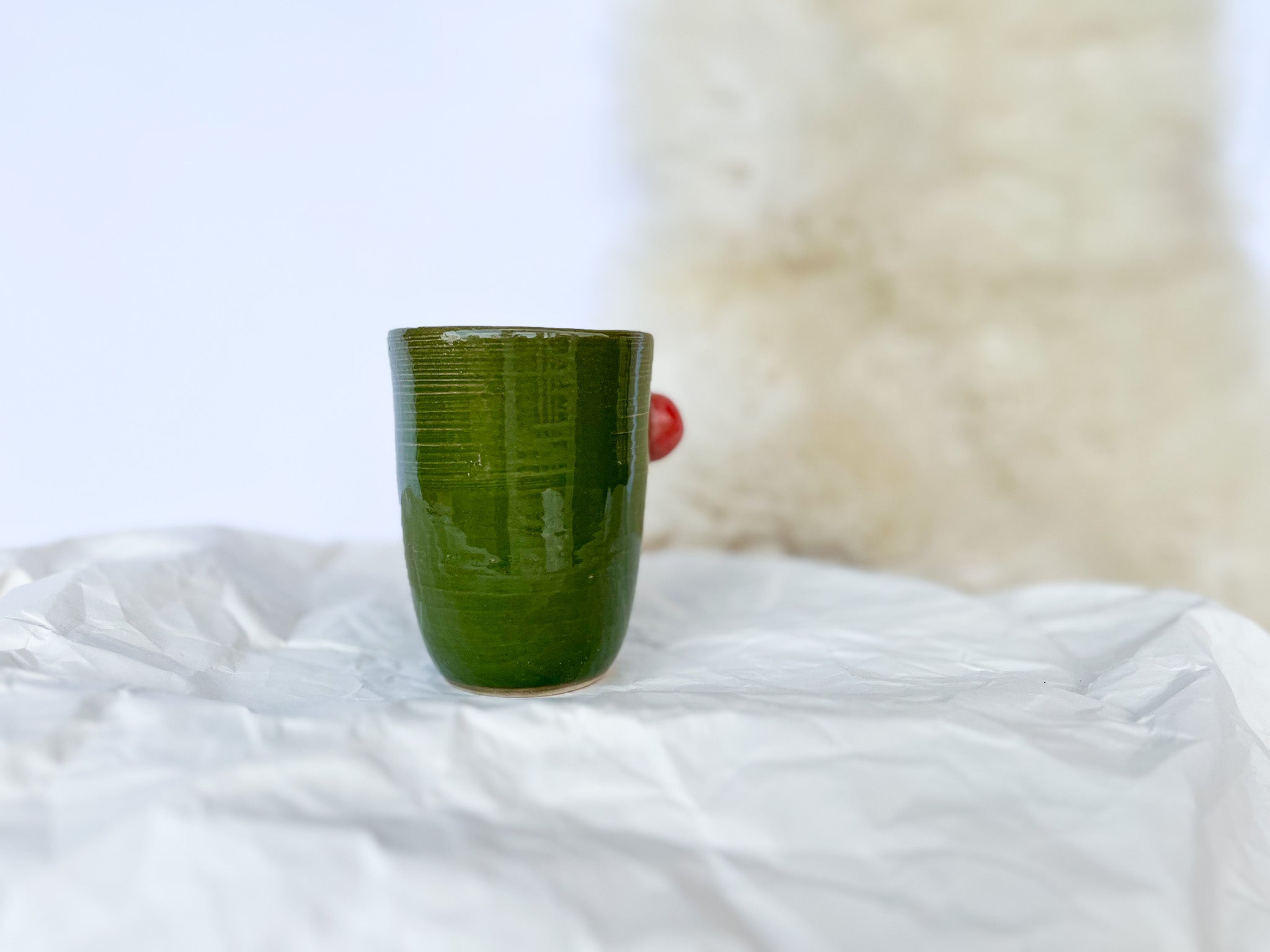 ZELENA skodelica z rdečo VELIKA