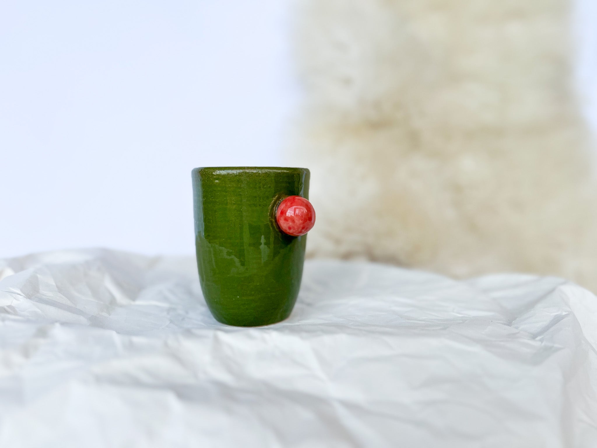 ZELENA skodelica z rdečo SREDNJA