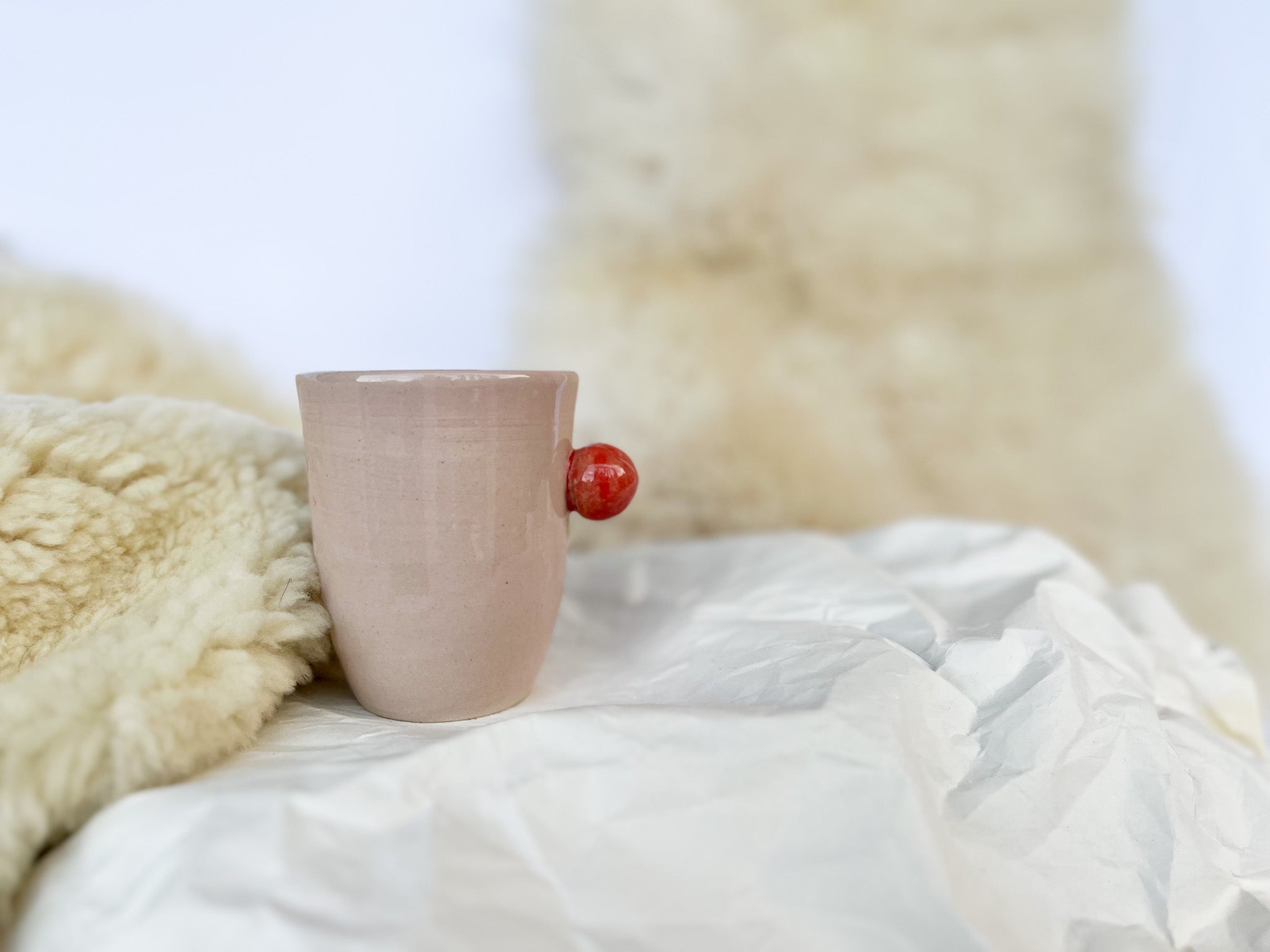 ROZA skodelica z rdečo SREDNJA